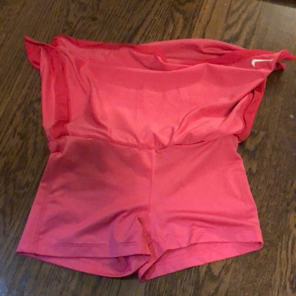 Hot pink nike dry fit skirt - Picture 3 of 3
